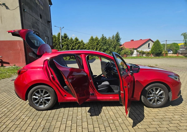 Mazda 3 cena 42900 przebieg: 211164, rok produkcji 2014 z Suchedniów małe 667